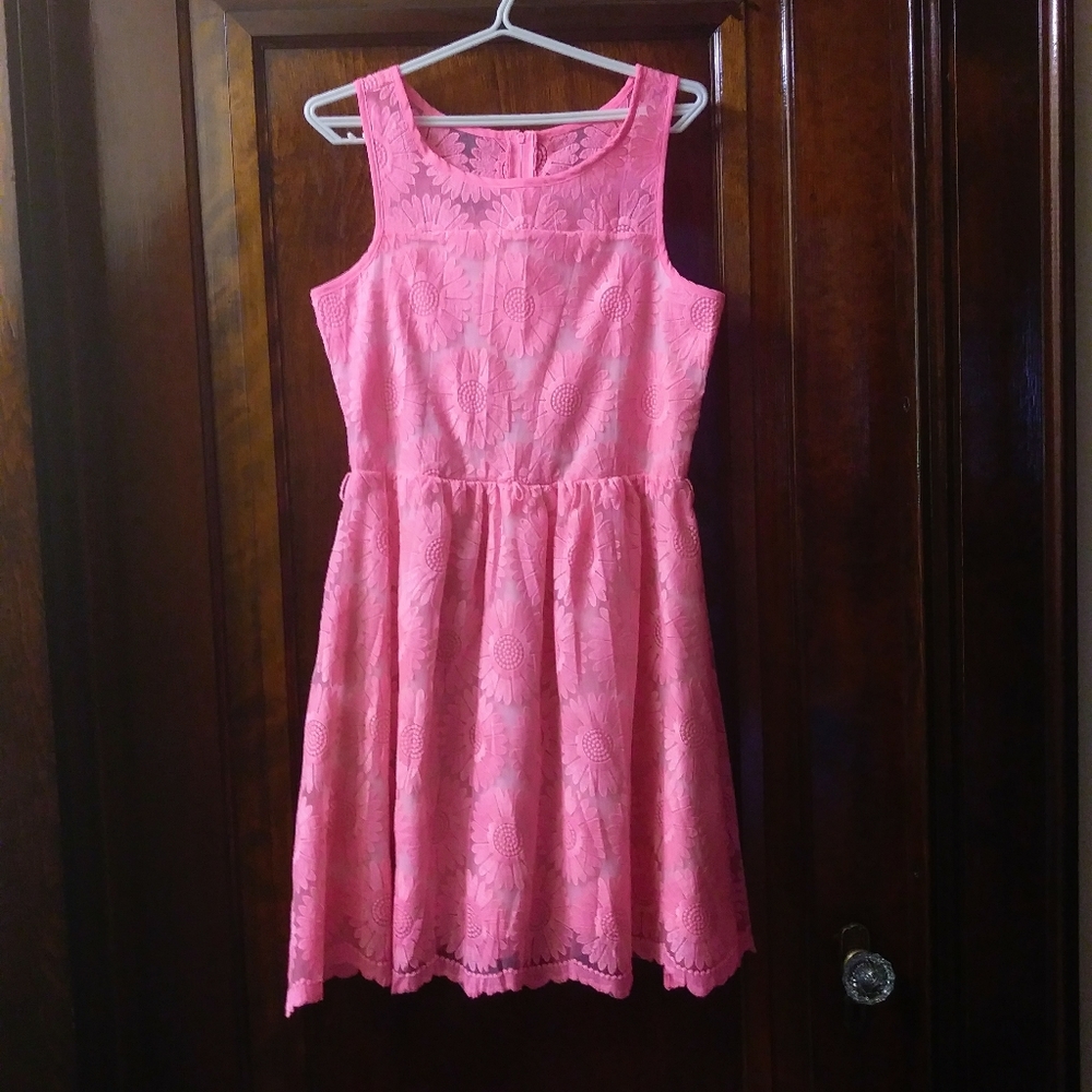 Pink daisy part dress